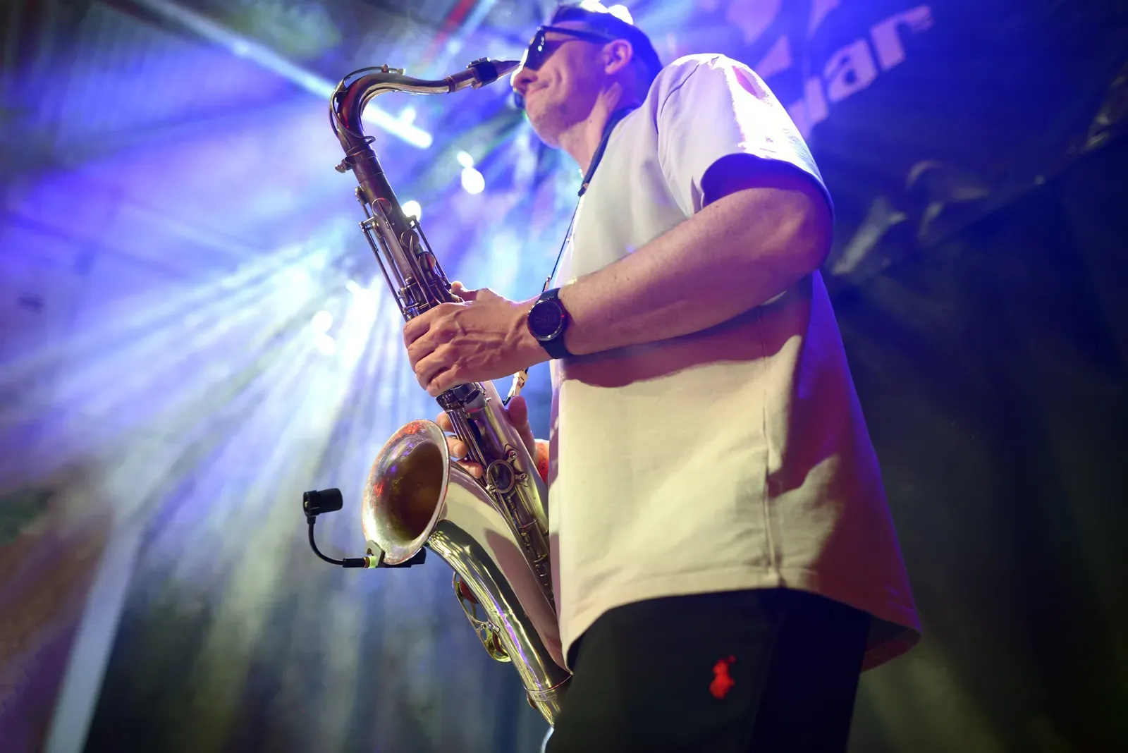 Live saxophone during an evening session at EU4YA